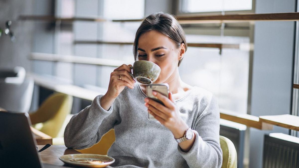 Peneliti Harvard Ungkap Waktu Terbaik Minum Kopi untuk Wanita